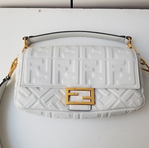 Authentic Fendi Baguette white off white with 2 detachable straps and dust bag - Picture 1 of 16